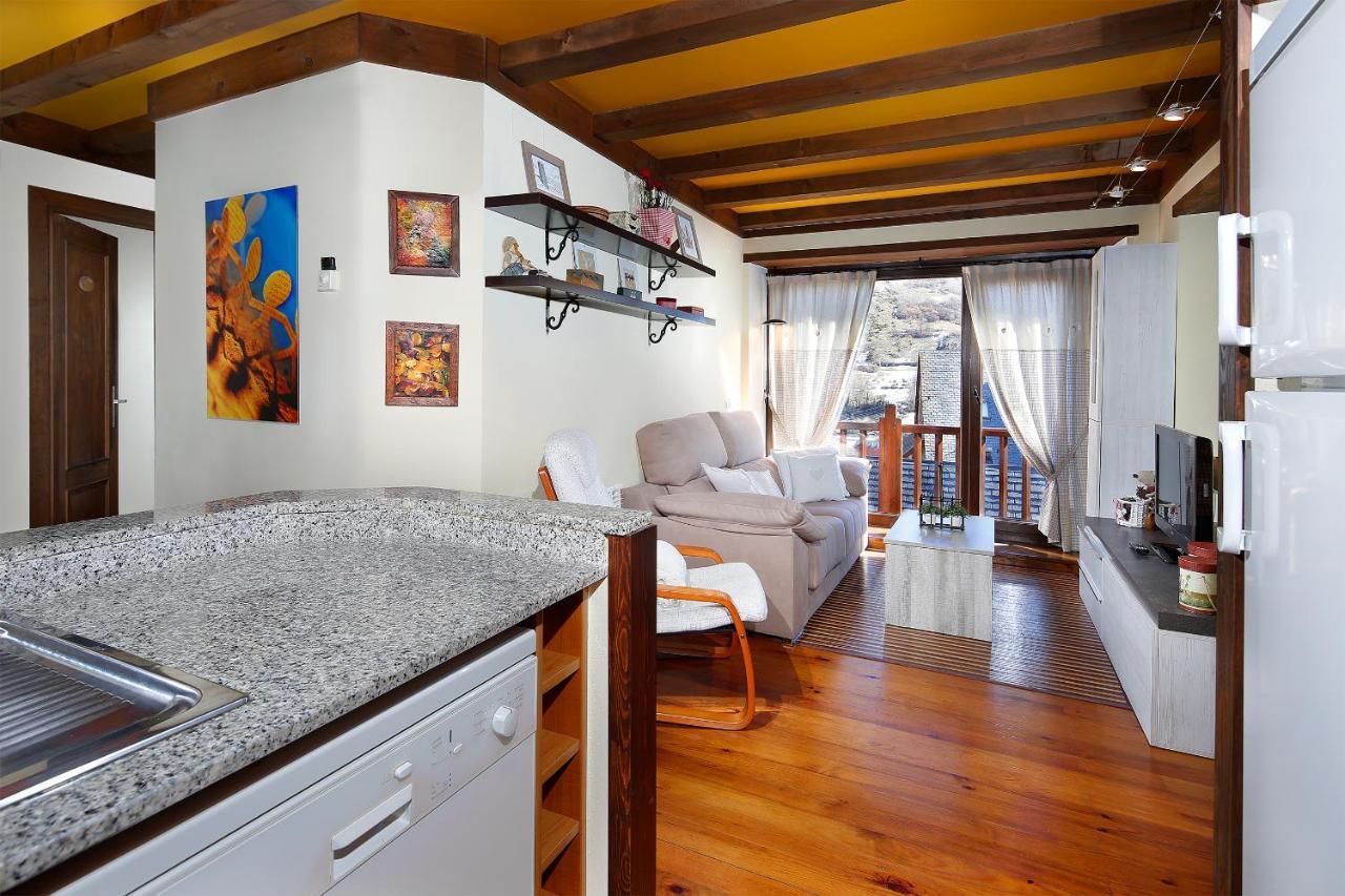 Apartamento La Santeta De Aran Vielha Exterior foto